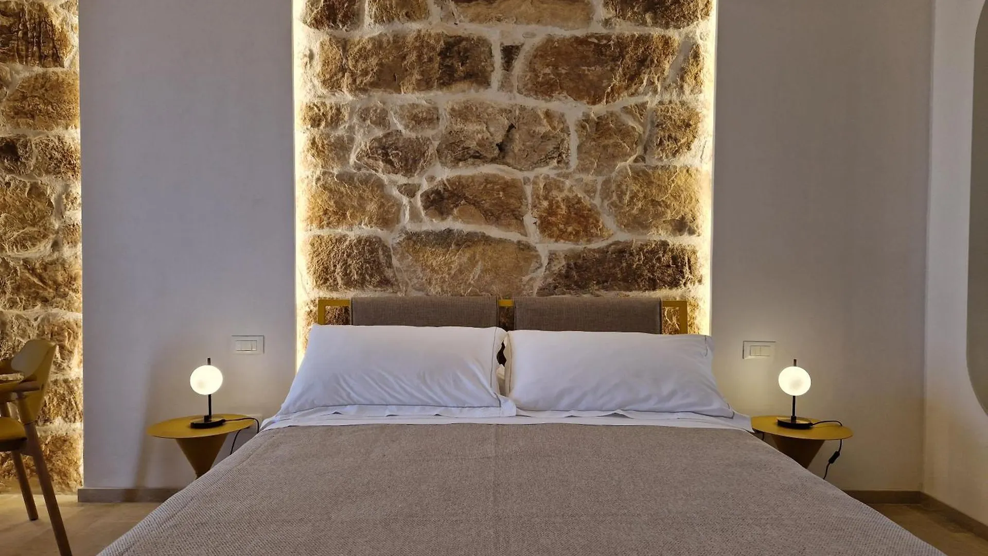 Hotel La Corte Del Sole Lido di Noto 4*,