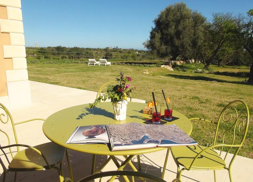 Hotel La Corte Del Sole Lido di Noto 4*,
