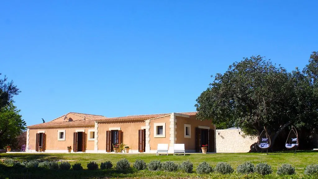Hotel La Corte Del Sole Lido di Noto 4*,  İtalya